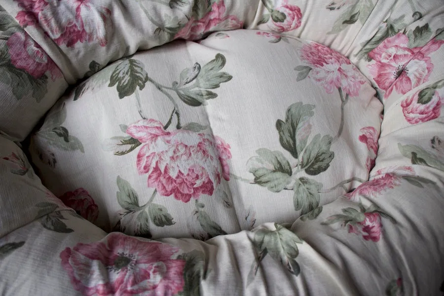 PEONY DOG BED